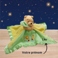 7-1.png Winnie l’ourson rêveur – Doudou personnalisé