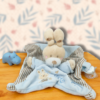 attache-tetine-lapin-bleu.png Ponpon Le Compagnon des Premiers Pas