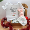 coffret-cadeau-noel-bebe-mixte-body-doudou-personnalise-lapin-png.png Coffret Noël personnalisé: Doudou et Body