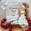 coffret-cadeau-noel-bebe-mixte-body-doudou-personnalise-mouton-1-png.png Coffret Noël personnalisé: Doudou et Body