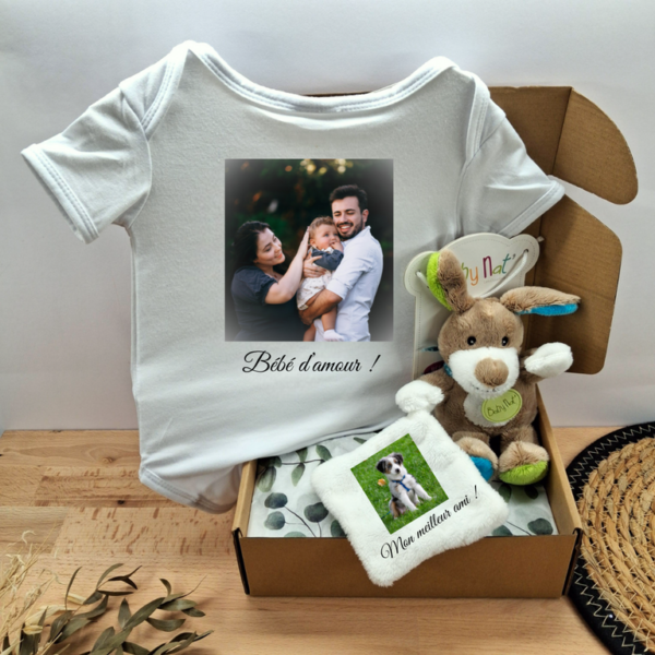 coffret-naissance-personnalise-body-doudou-cadeau-bebe-unique-jpg.png Coffret naissance personnalisé - Body et Doudou photo bébé