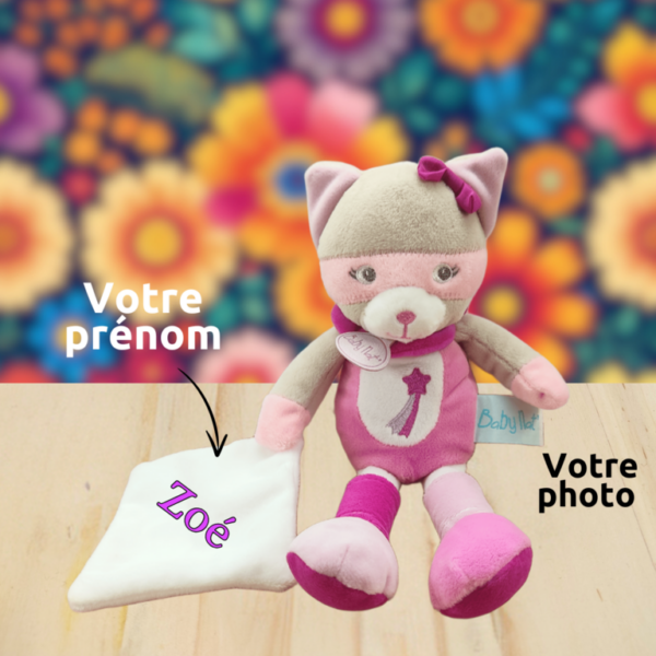 doudou-chat-rosy-superheroine-babynat-personnalise-jpg.png Rosy la chatte masquée – Doudou personnalisé
