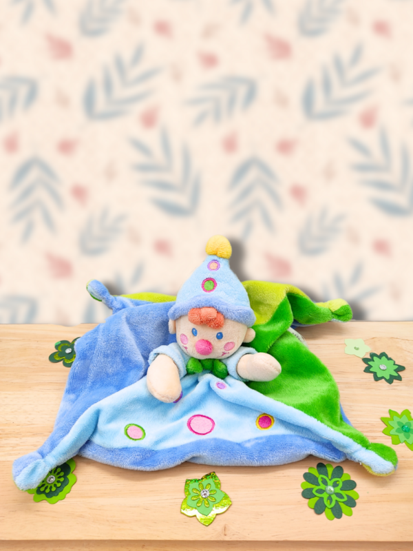 doudou-clown-bleu-et-vert.png Lucas le clown malicieux