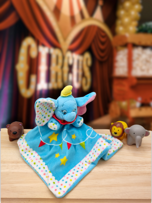 doudou-dumbo-bleu-cirque.png Dumbo, la Peluche du Cirque - Doudou personnalisé