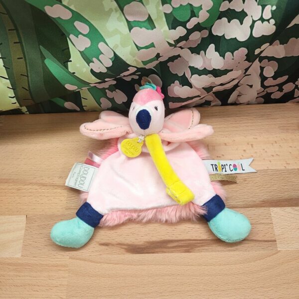 Vivi le flamant rose espiègle – Doudou personnalisé