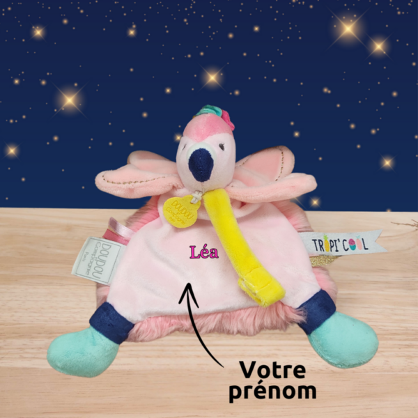 Vivi le flamant rose espiègle – Doudou personnalisé