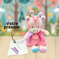 doudou-girafe-fleur-babynat-rose-personnalise-jpg.png Fleur la girafe joyeuse – Doudou personnalisé