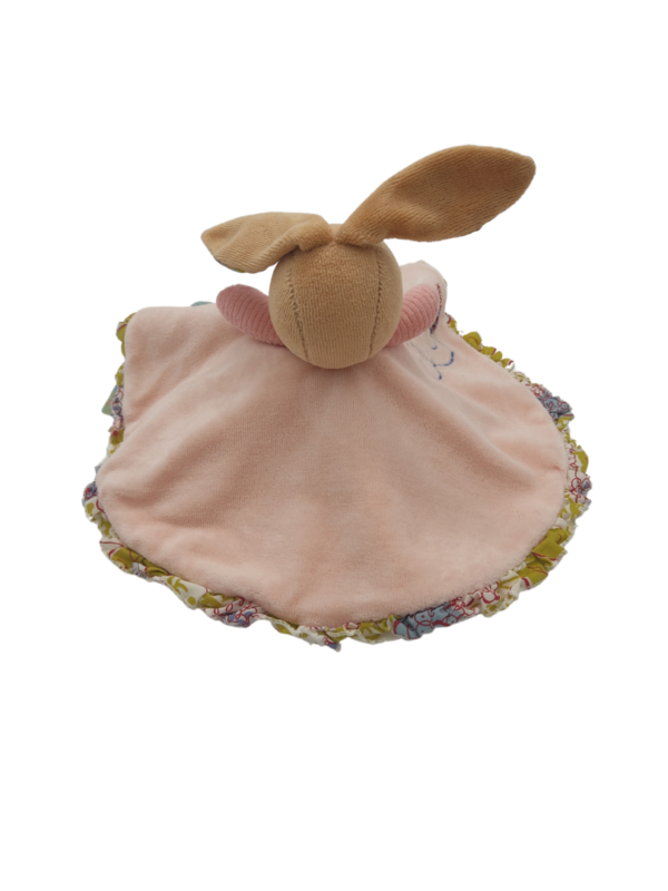 doudou-lapin-rose-coquette-kaloo.png Lili la coquinette La Source de Sourires Inépuisable