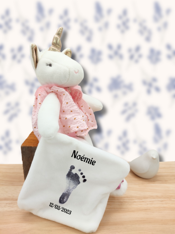 Zoé la licorne câline - Doudou personnalisé