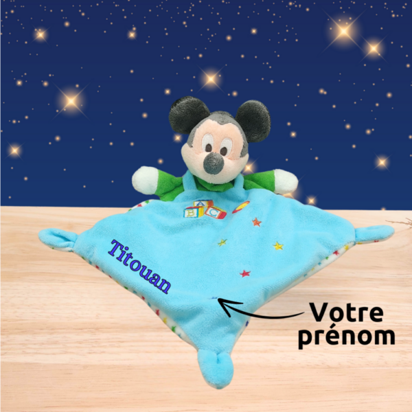 doudou-mickey-personnalise.png Mickey le joyeux doudou Disney – Doudou personnalisé