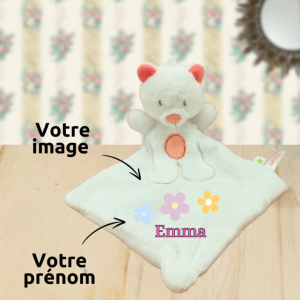 doudou-ours-didi-sucre-dorge-personnalise-jpg.png Didi l’ourson joyeux – Doudou personnalisé
