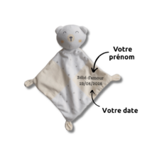 doudou-ours-mes-petits-cailloux-personnalise-jpg.png Dody l’ourson câlin – Doudou personnalisé