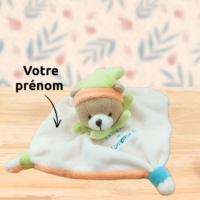 doudou-ours-pilou-doudou-et-compagnie-personnalise-jpg.png Pilou l’ours rêveur – Doudou personnalisé