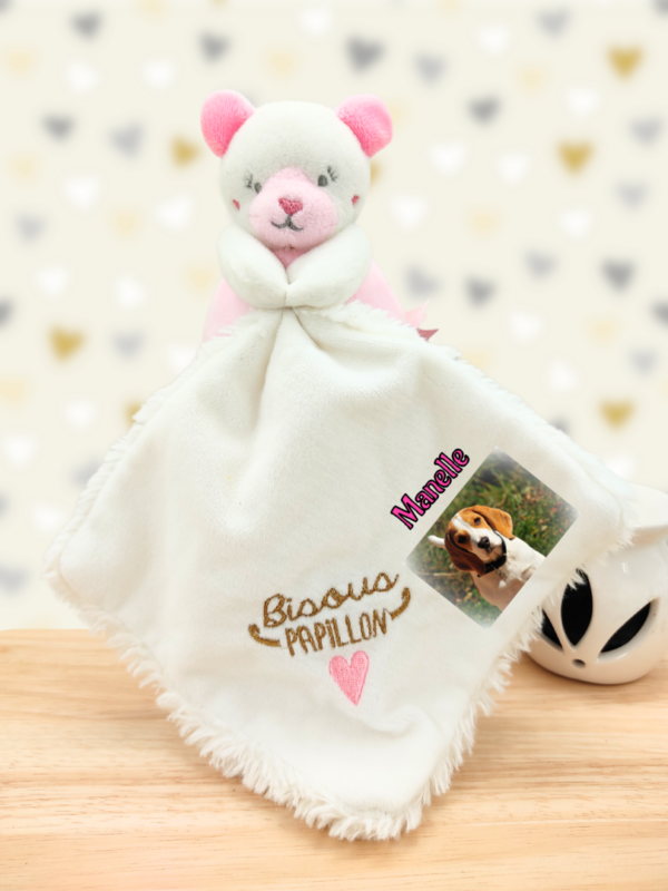 doudou-personnalise-photo-1.png Lulu, chat blanc et rose - Doudou personnalisé