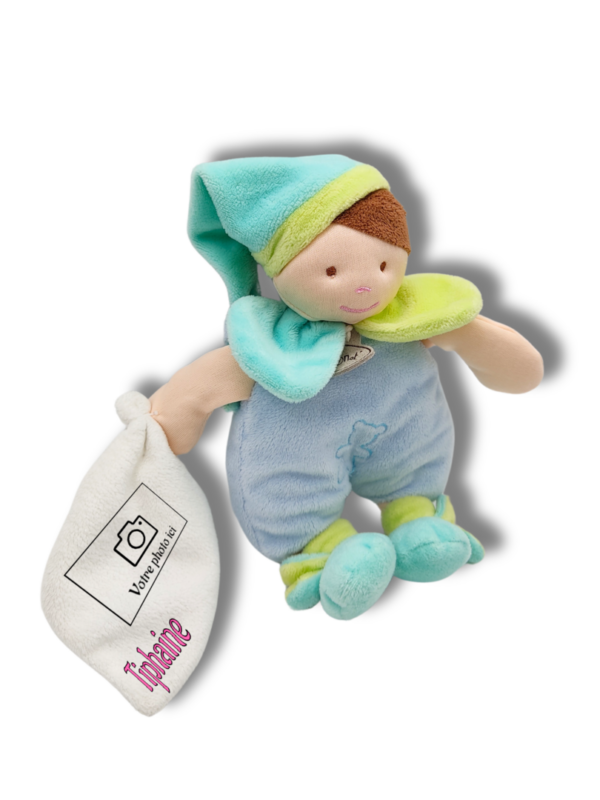 doudou-petite-fille-avec-mouchoir-2.png Lison, la Compagne Douceur de votre Petite Fille