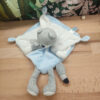 doudou-renard-bleu-1.jpeg Pouch le renard doux – Doudou personnalisé