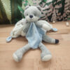 doudou-renard-bleu.jpeg Pouch le renard doux – Doudou personnalisé