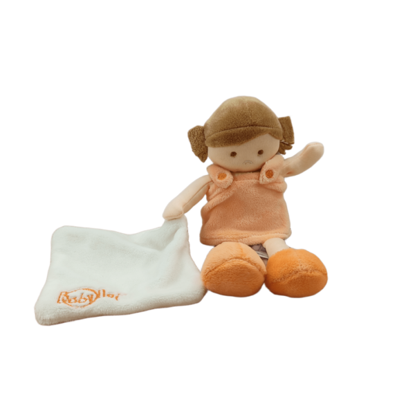 Laura la poupée pleine de tendresse – Doudou personnalisé