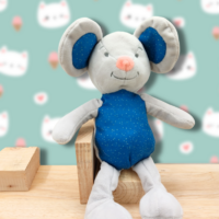peluche-souris-bleu.png Billy, la souris bleue - Peluche personnalisée